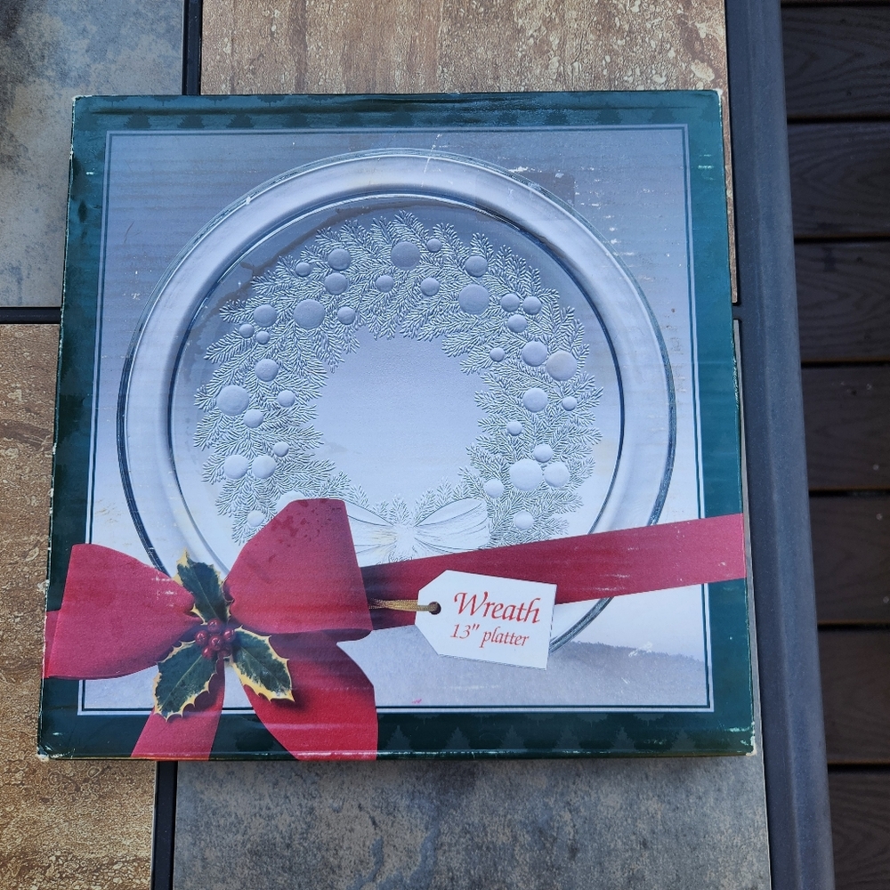 Vintage Indiana Glass 13" Christmas Wreath Platter In Original Box #3246